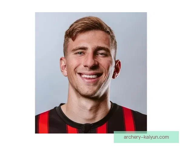 伊利亚·扎巴尔尼表现稳健，状态回暖为球队注入新动力