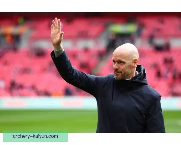 滕哈赫战术体系在强队中的适配性与竞争力分析性